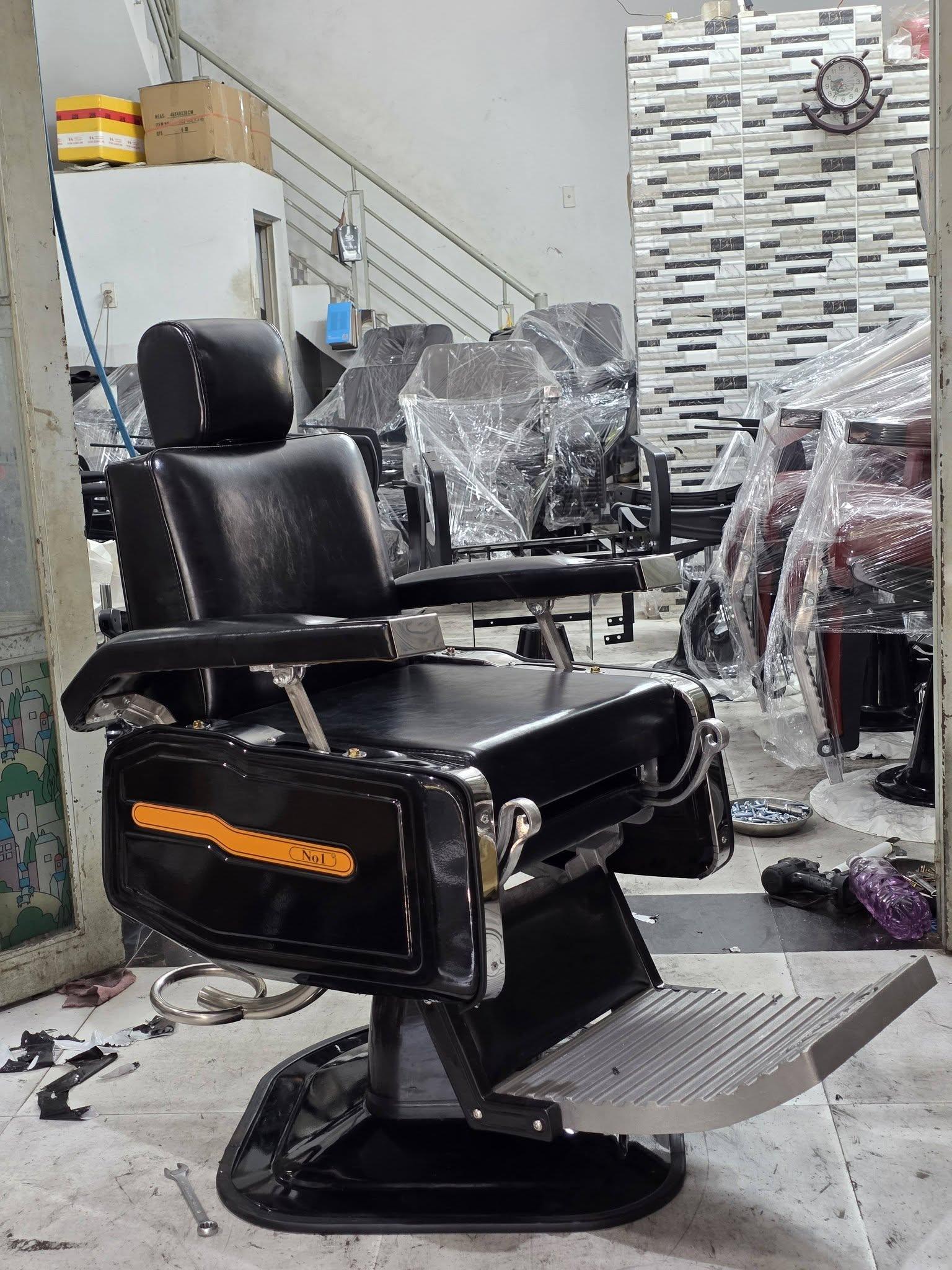 Ghế cắt tóc nam Võ Thanh Huy