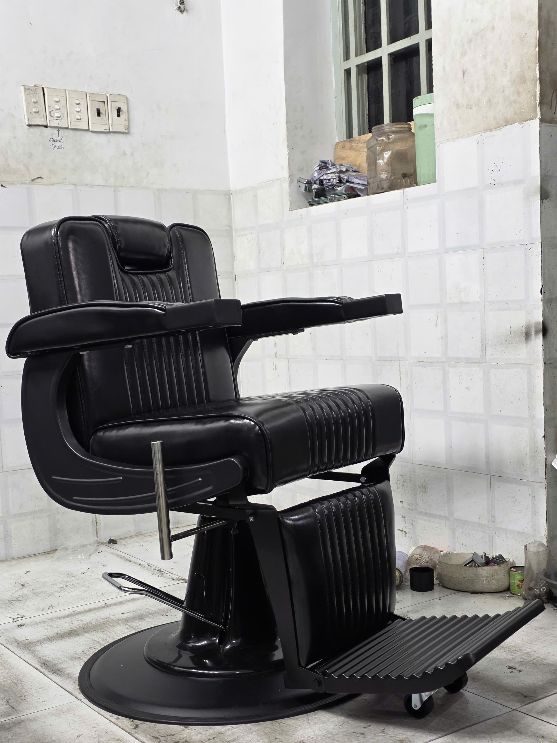 Ghế cắt tóc nam Võ Thanh Huy