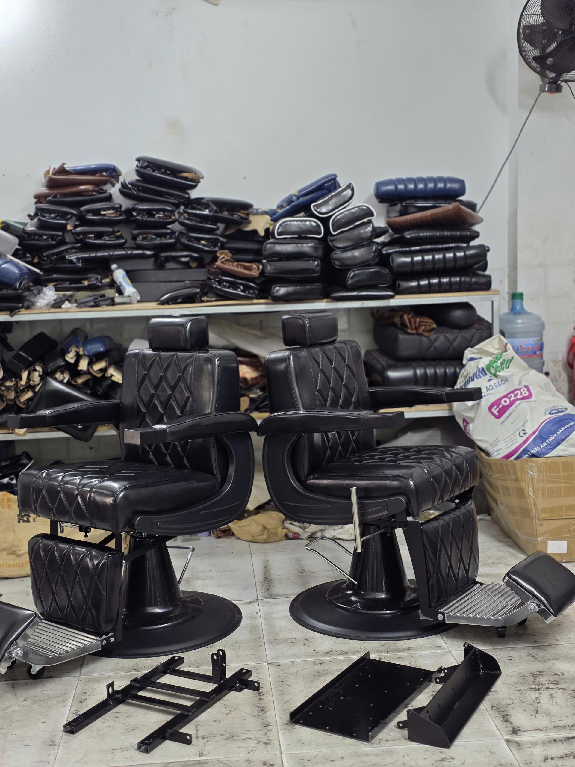 Ghế cắt tóc nam Võ Thanh Huy